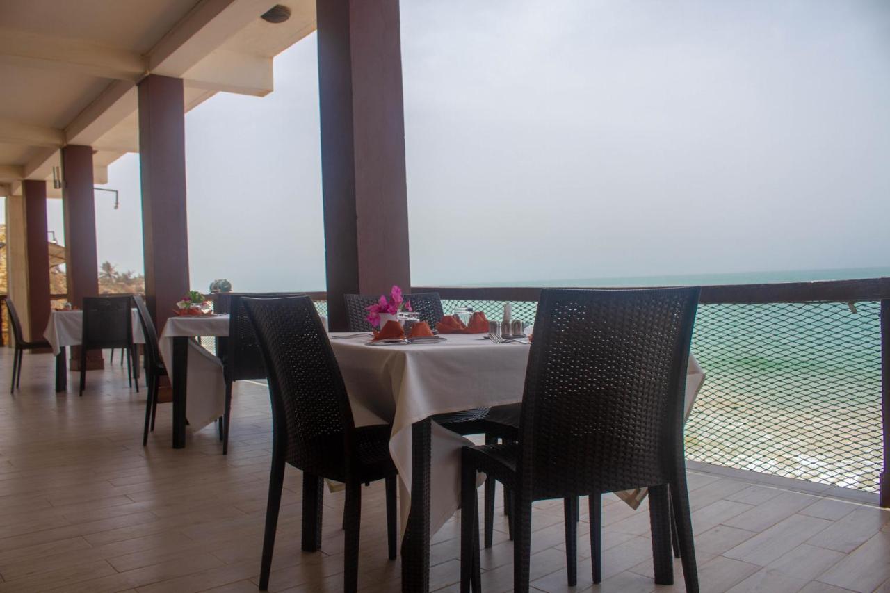 Iris Hotel Toubab Dialaw Ngoại thất bức ảnh