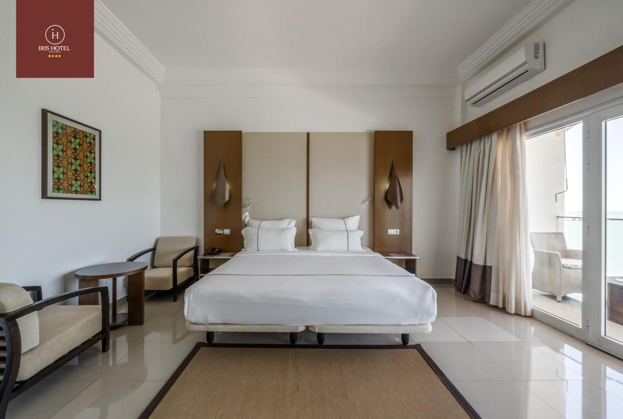 Iris Hotel Toubab Dialaw Ngoại thất bức ảnh