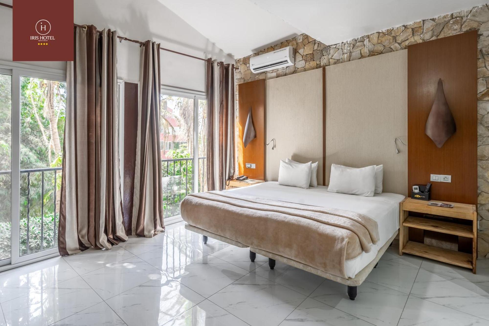 Iris Hotel Toubab Dialaw Ngoại thất bức ảnh