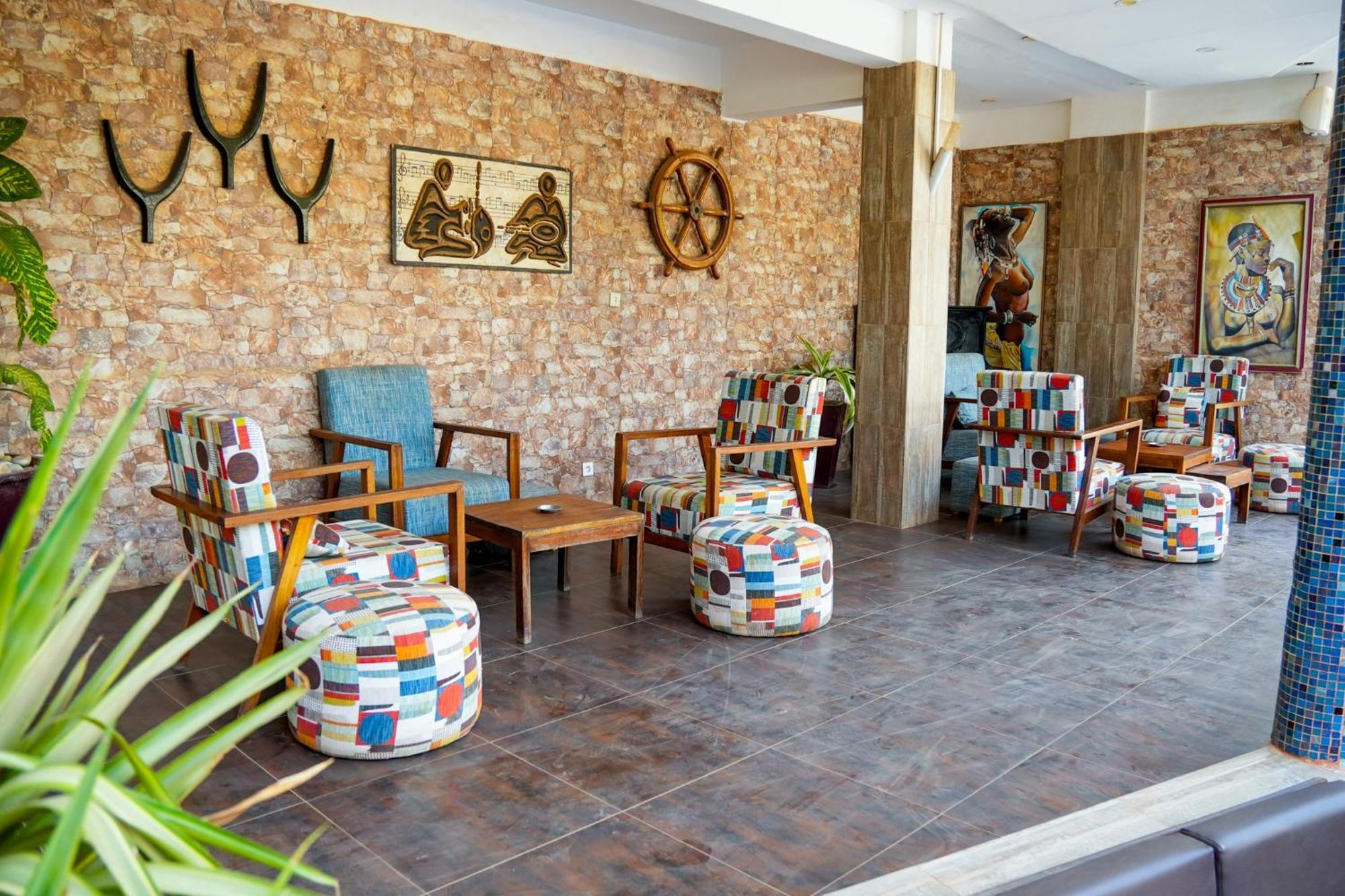 Iris Hotel Toubab Dialaw Ngoại thất bức ảnh