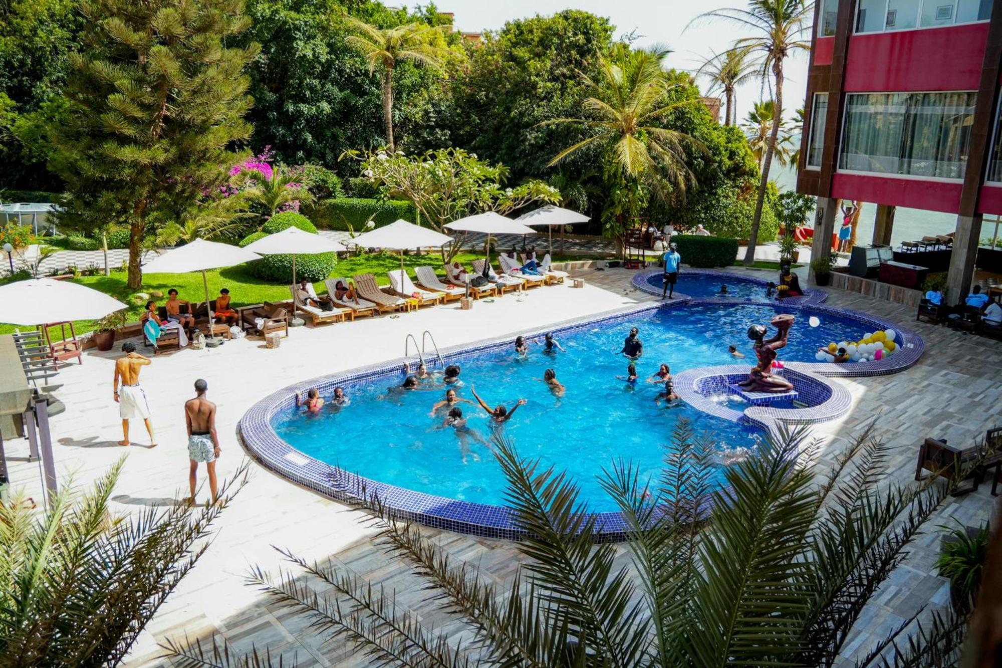 Iris Hotel Toubab Dialaw Ngoại thất bức ảnh