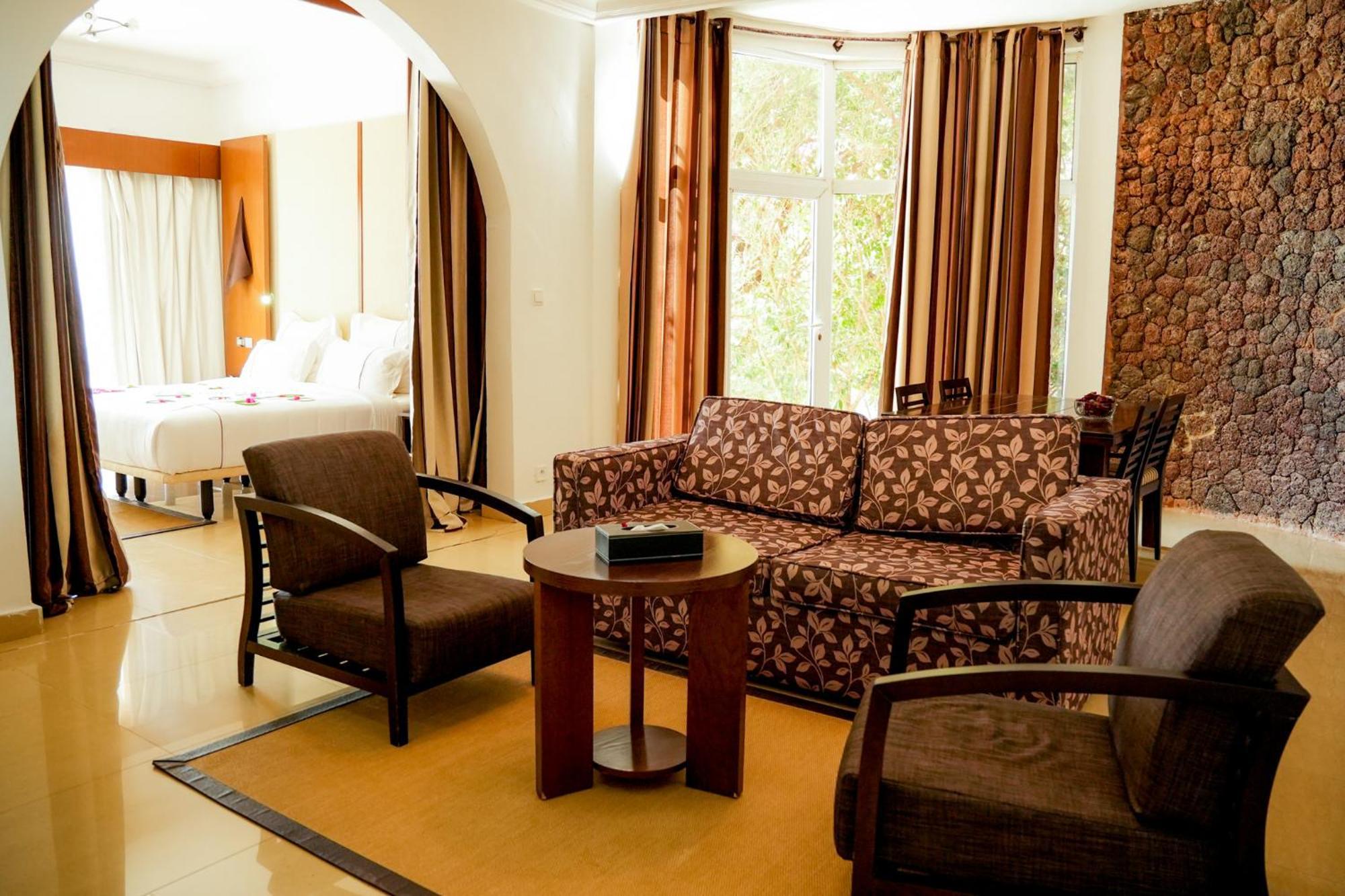 Iris Hotel Toubab Dialaw Ngoại thất bức ảnh