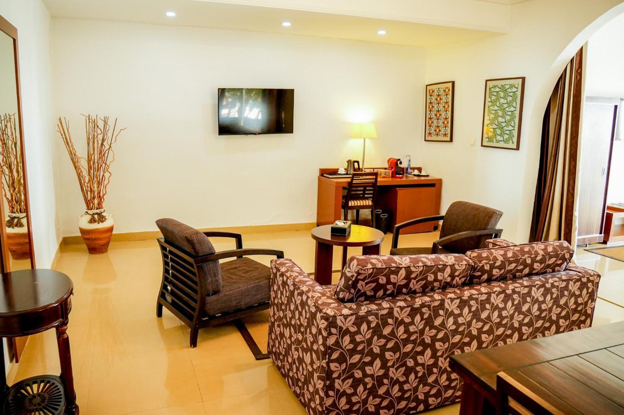Iris Hotel Toubab Dialaw Ngoại thất bức ảnh